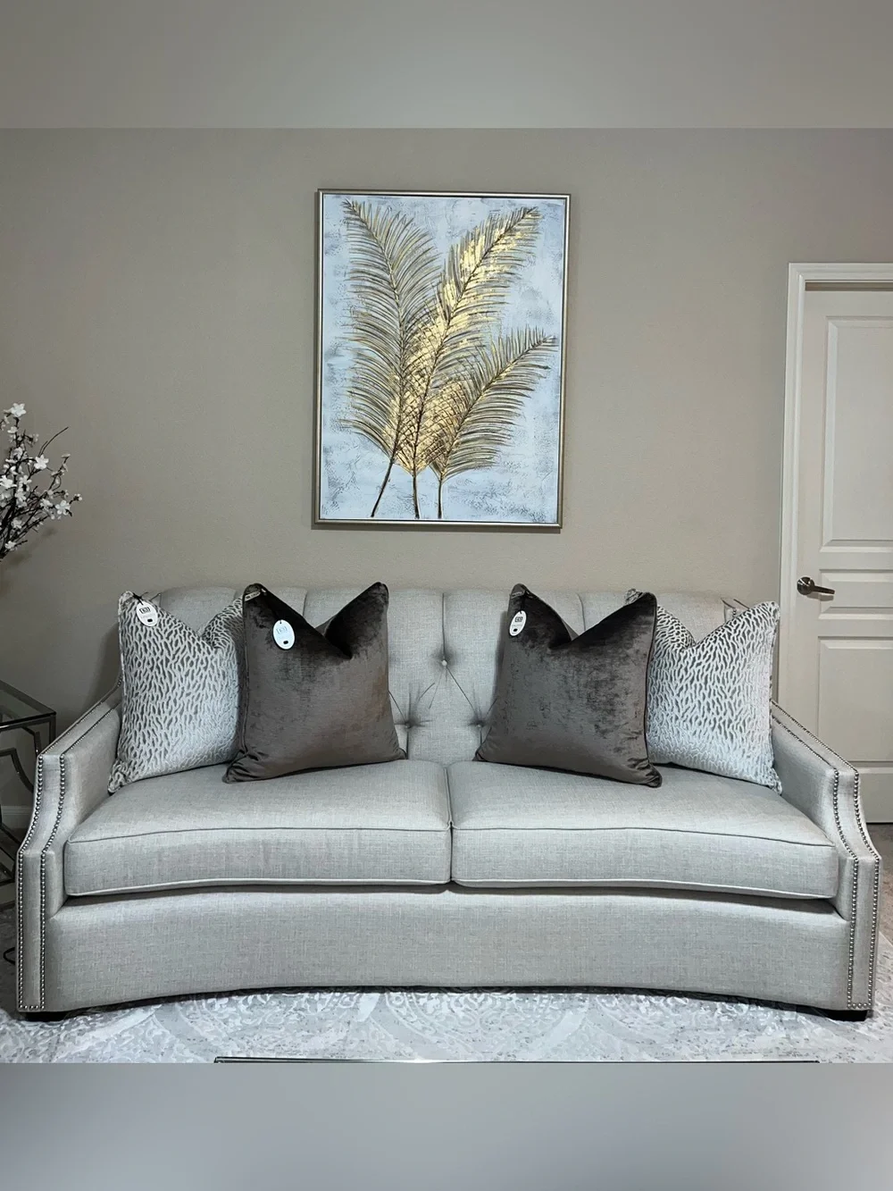 1-NWT CALLISTO HOME TAUPE LUXURY VELVET DECORATIVE PILLOW (T0258F12)